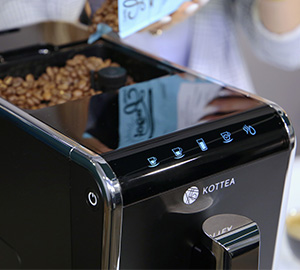 macchina da caffe automatica Kottea CK307.B nera per caffe in chicchi